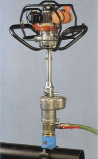 Механизированный сверлильный аппарат для сверления под давлением (бензин)